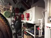 Буксирний човен на продаж
