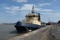Буксирний човен на продаж