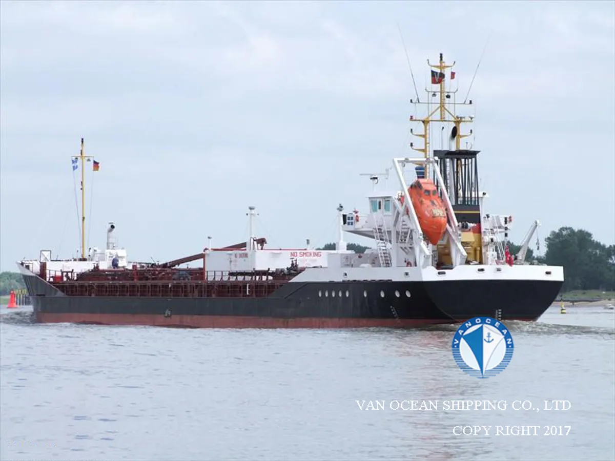 Танкер для нафти/хімікатів для продажу