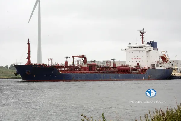 Oil/Chemical tanker for sale