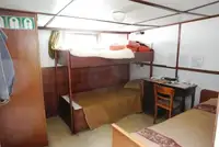 Судно з краном для продажу