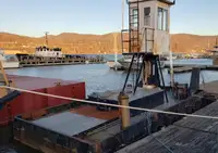 Буксирний човен на продаж