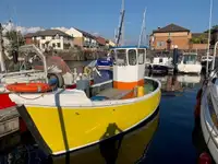 Trawler на продаж