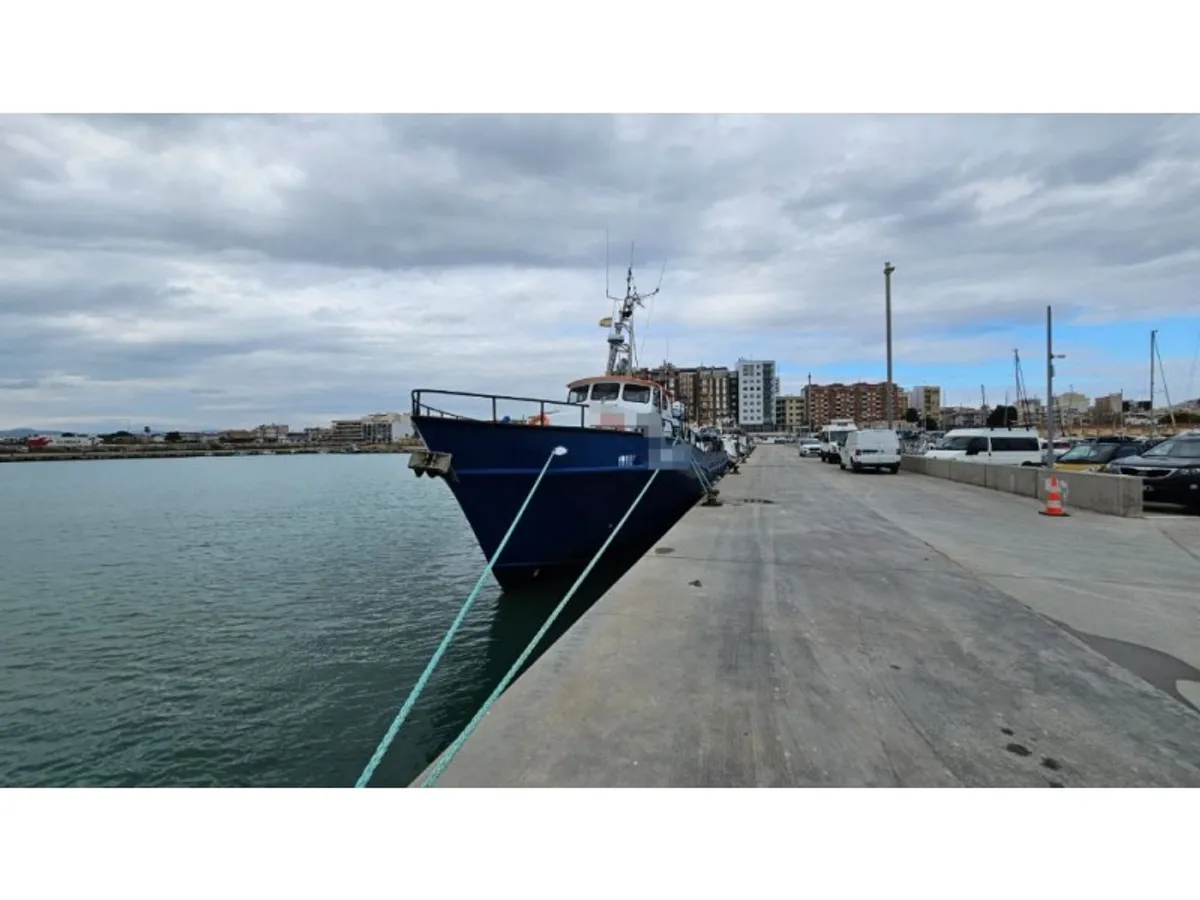 Судно для перевезення екіпажу для продажу