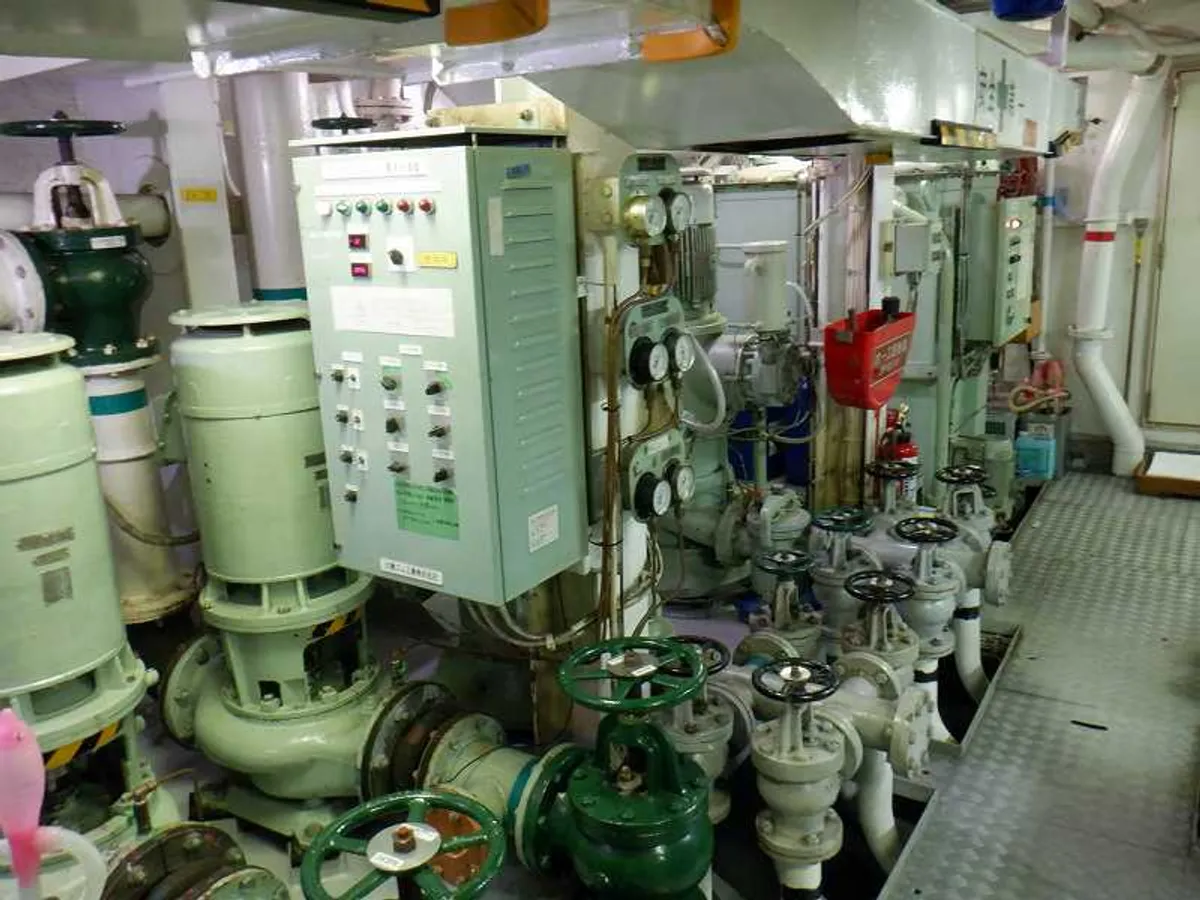 Дослідницьке судно для продажу