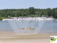 Круїзний лайнер для продажу