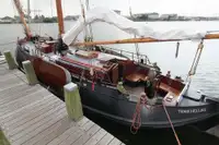 Баржа для продажу