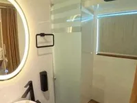 Яхта для продажу