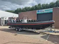 Контейнерний корабель на продаж