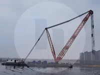 Судно з краном для продажу