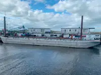 Буксирний човен на продаж