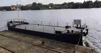 Баржа на продаж