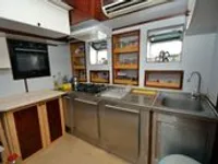 Яхта для продажу