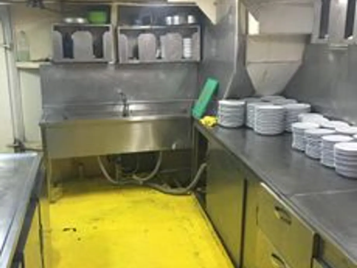 Пасажирський корабель для продажу