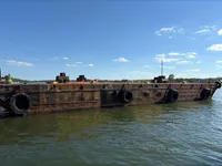 Баржа для продажу