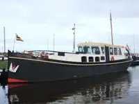 Баржа на продаж