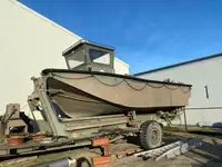 Буксирний човен на продаж