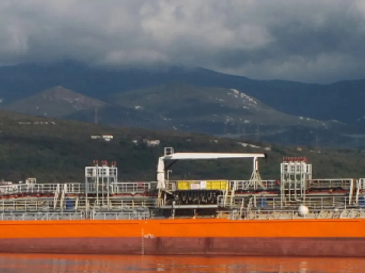 Танкер для нафти/хімікатів для продажу
