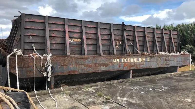 Баржа для продажу