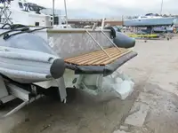 Жорсткий надувний човен для продажу