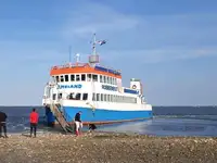 Пасажирське судно на продаж