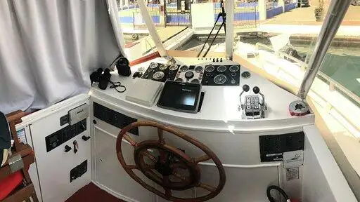 Круїзний лайнер для продажу