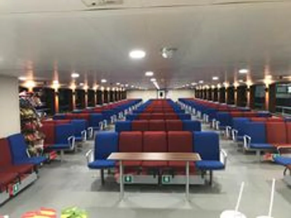 Пасажирський корабель для продажу