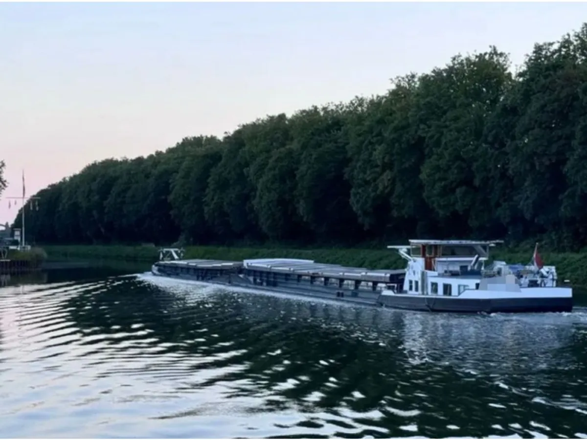 Баржа для продажу