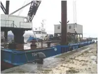 Судно з краном для продажу