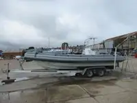 Жорсткий надувний човен для продажу