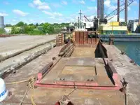Баржа на продаж