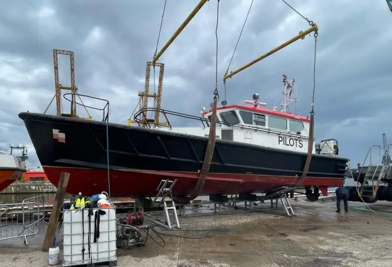 Лоцманський катер на продаж