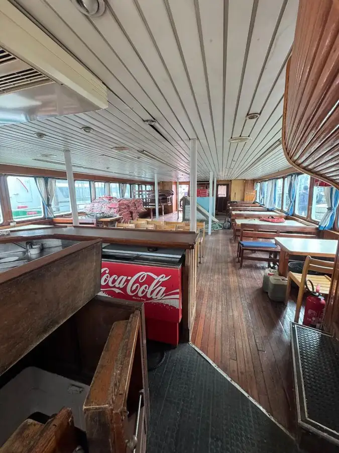 Поромне судно на продаж