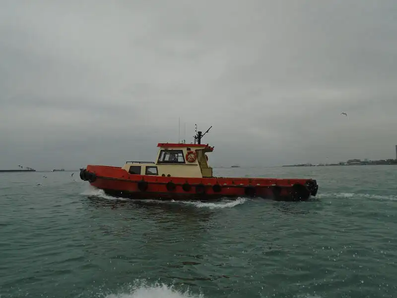 Буксирний човен на продаж