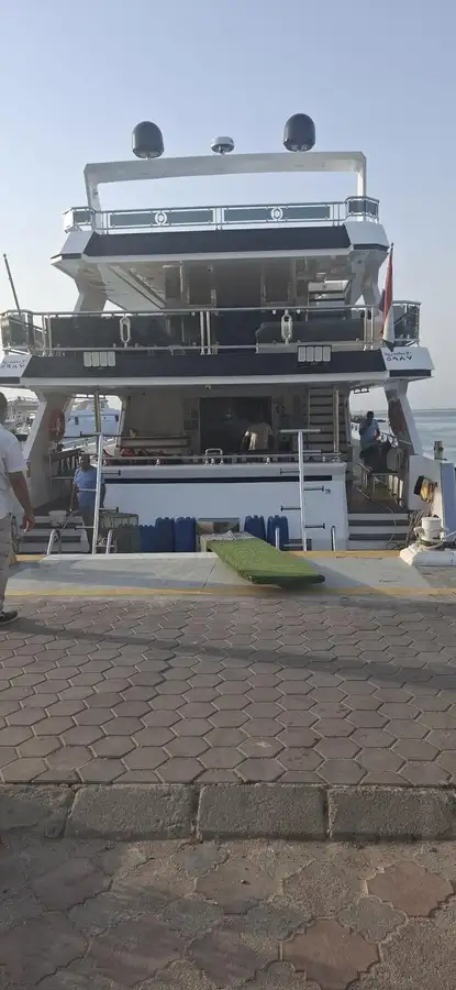 Круїзний корабель на продаж