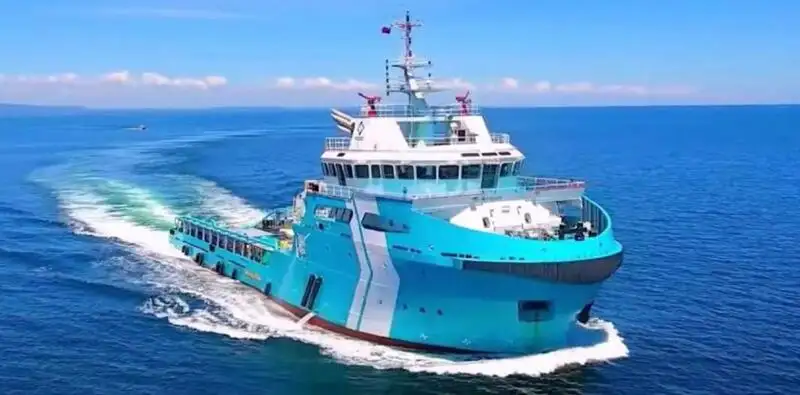 Буксирний човен на продаж