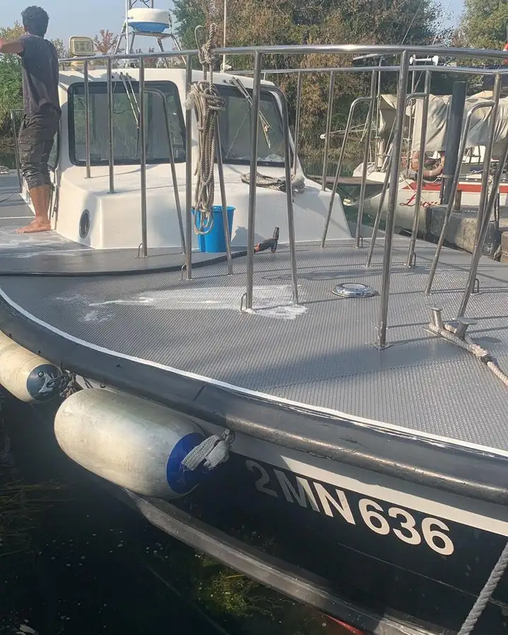 Лоцманський катер на продаж