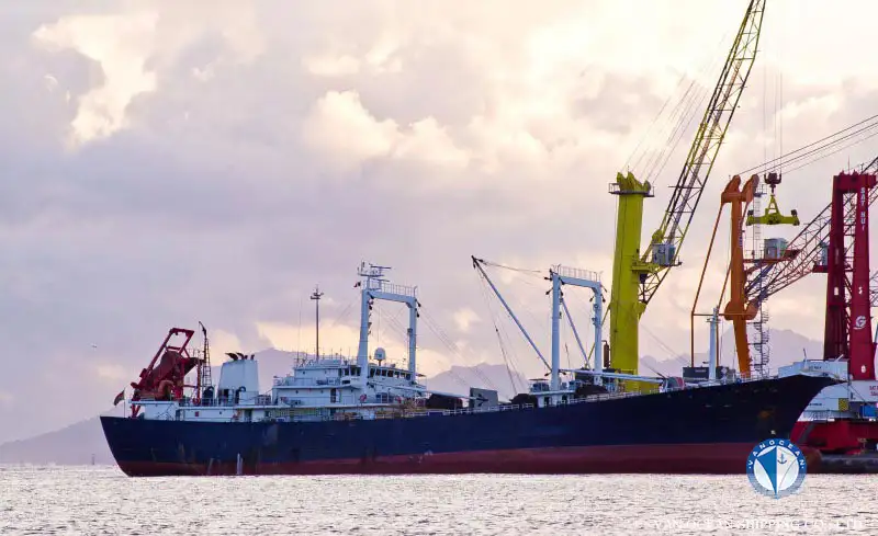 Рефрижераторний корабель на продаж