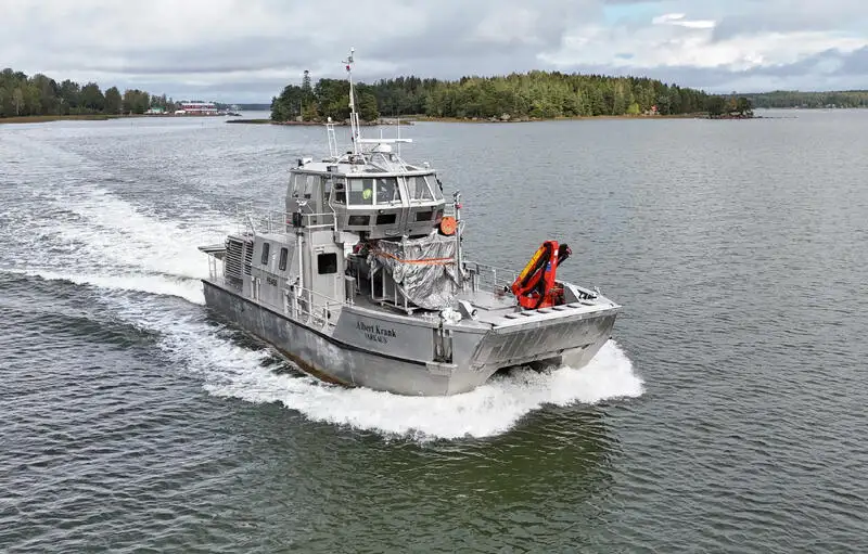 Катамаран на продаж