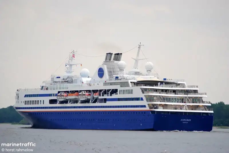 Моторне судно на продаж