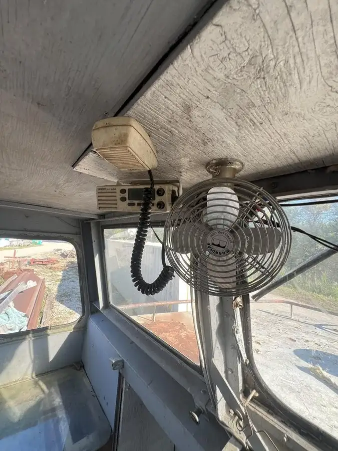 Робочі човни на продаж