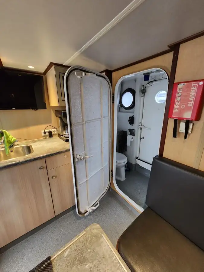 Робочі човни на продаж