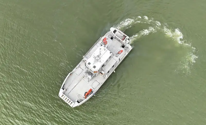 Катамаран на продаж