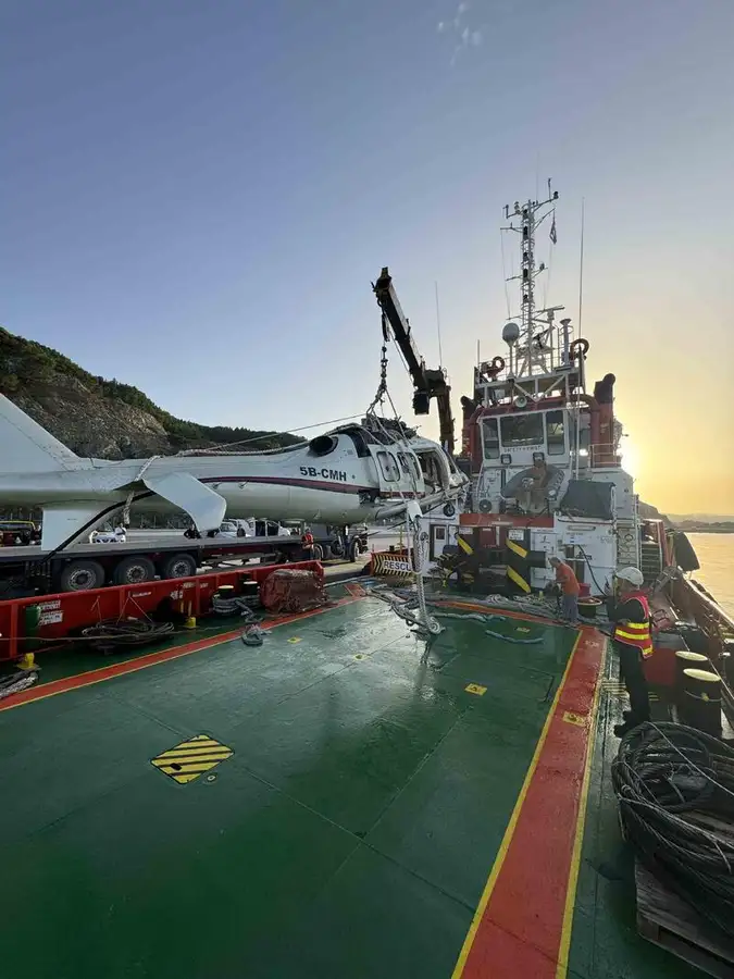 Буксирний човен на продаж