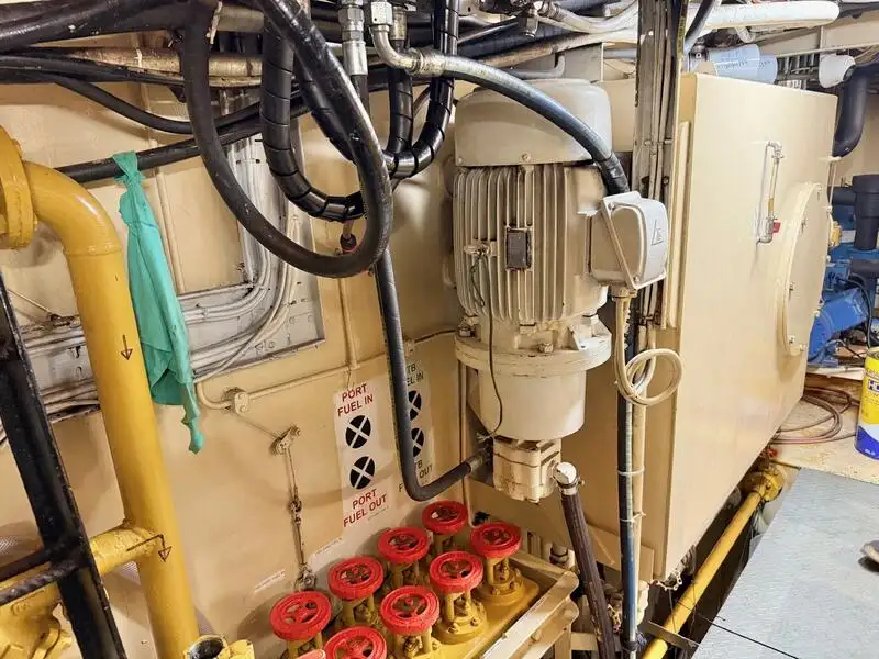 Рибальський траулер на продаж