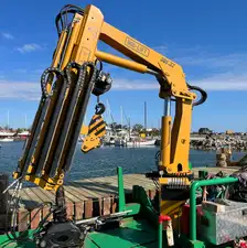 Буксирний човен на продаж