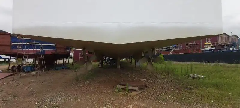 Моторне судно на продаж