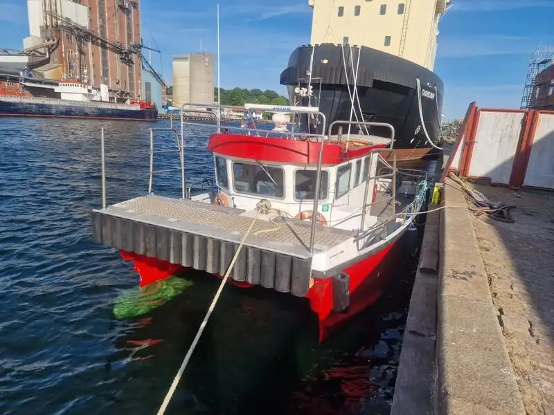 Катамаран на продаж