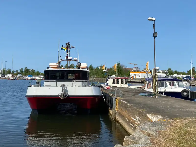 Катамаран на продаж