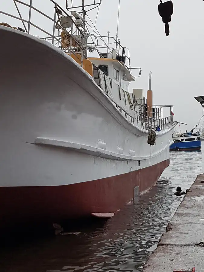 Ярусне судно на продаж